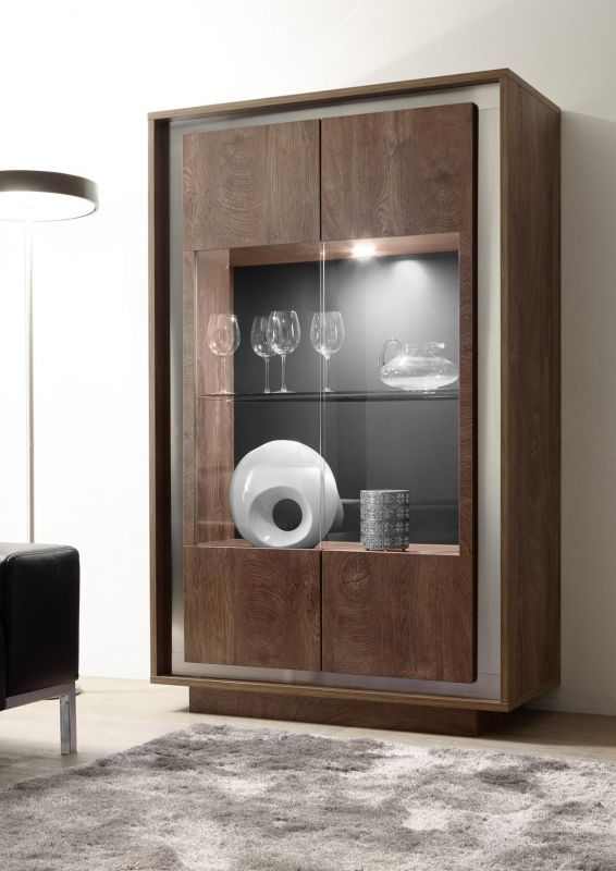 Heaven Vitrine 2-trig Eiche Cognac Edelstahlrahmen